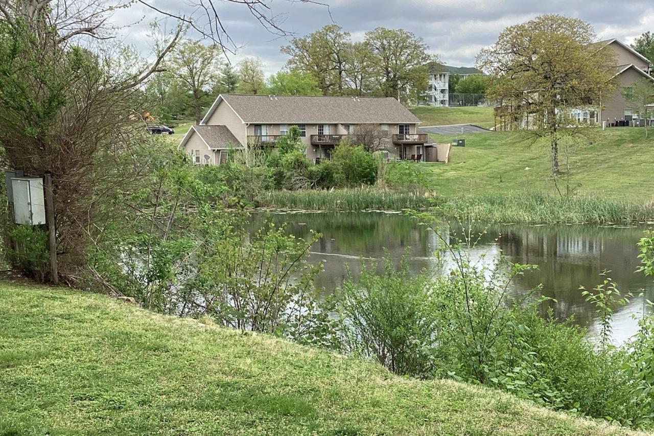 A Little Lake Retreat Branson Exterior photo